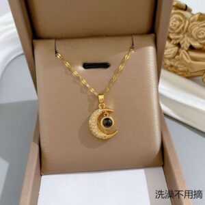 2025 new trendy small purse pearl necklace